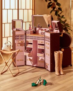 MEGA DEC 2023 JAN 2024 LOUIS VUITTON TRUNKS FOR BEAUTY AND TRAVEL LOVERS 01 scaled 1